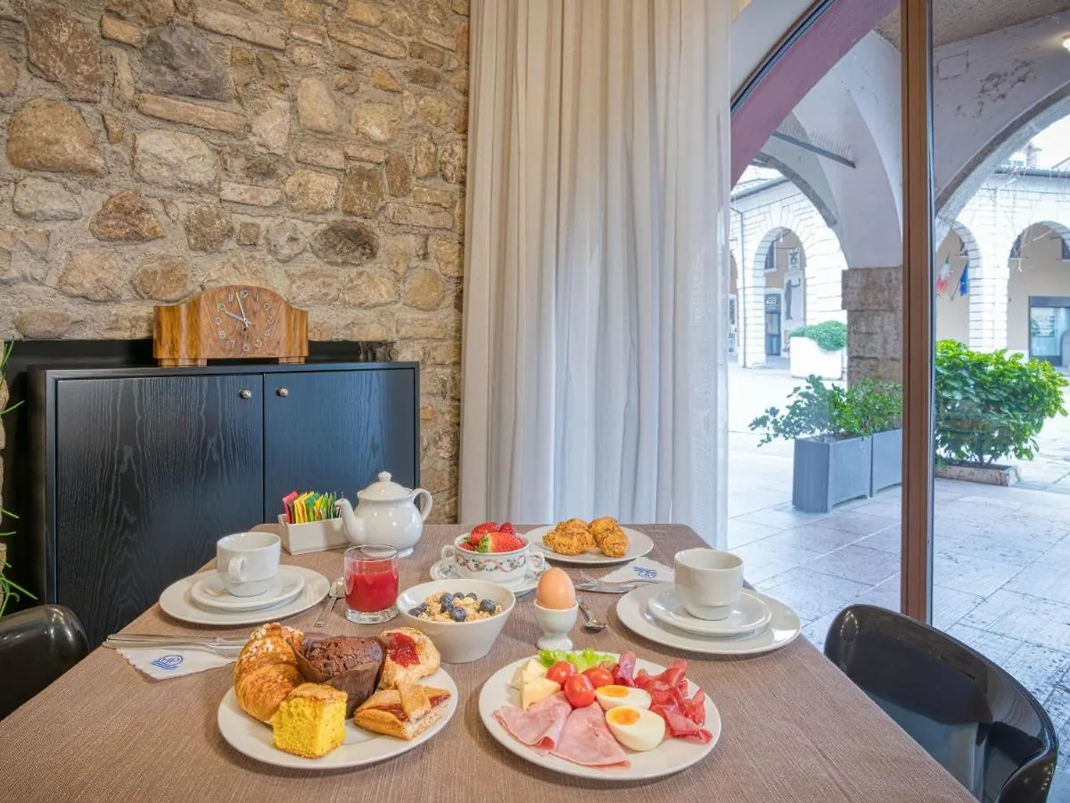 Hotel Piroscafo Desenzano del Garda