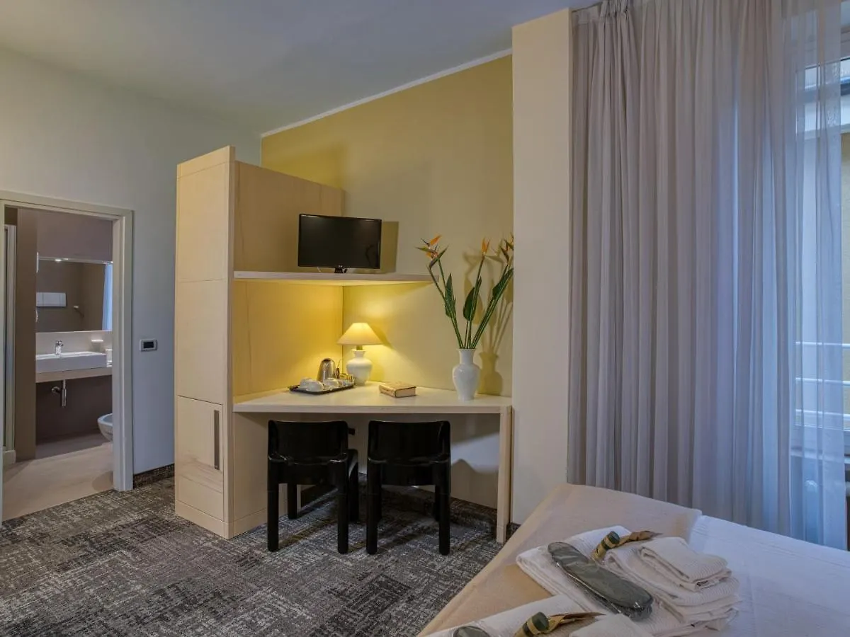 Hotel Piroscafo Desenzano del Garda