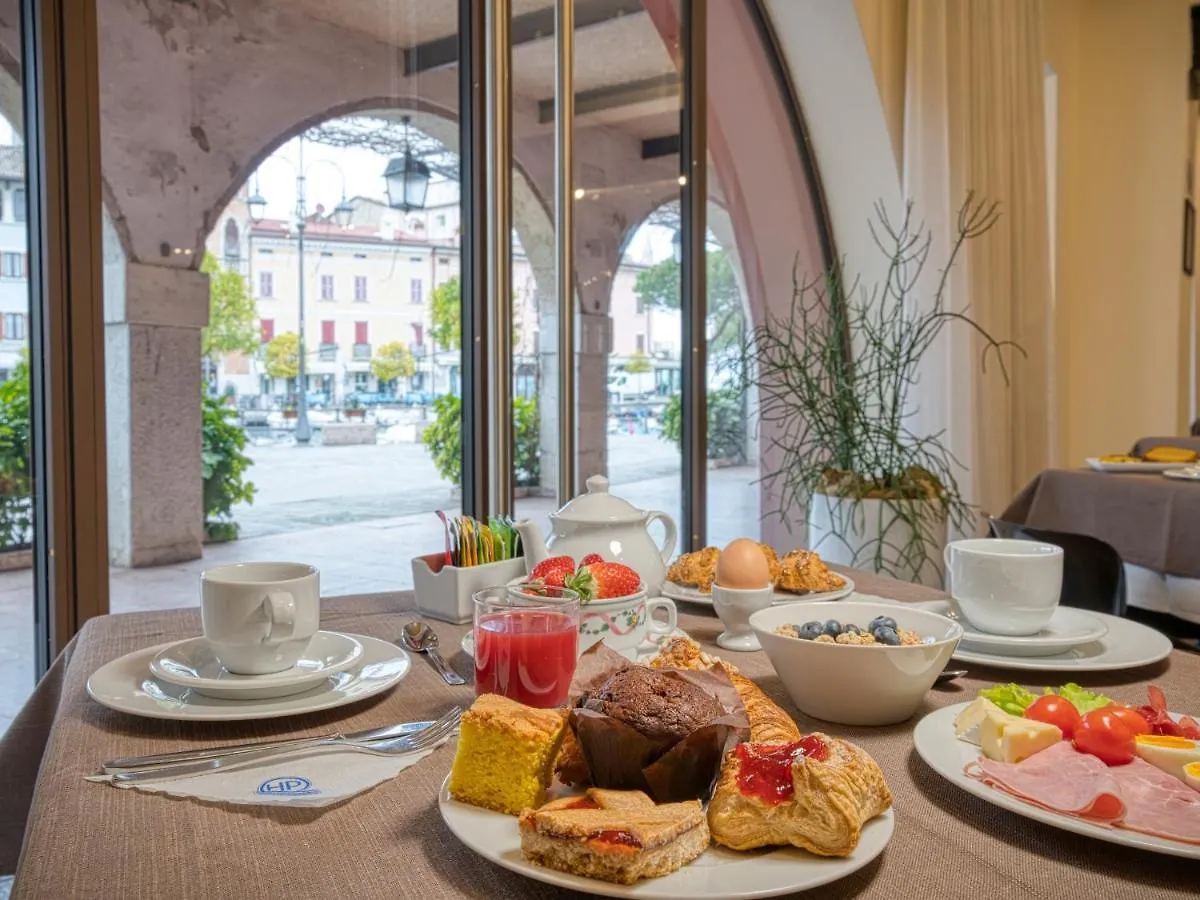 Hotel Piroscafo Desenzano del Garda