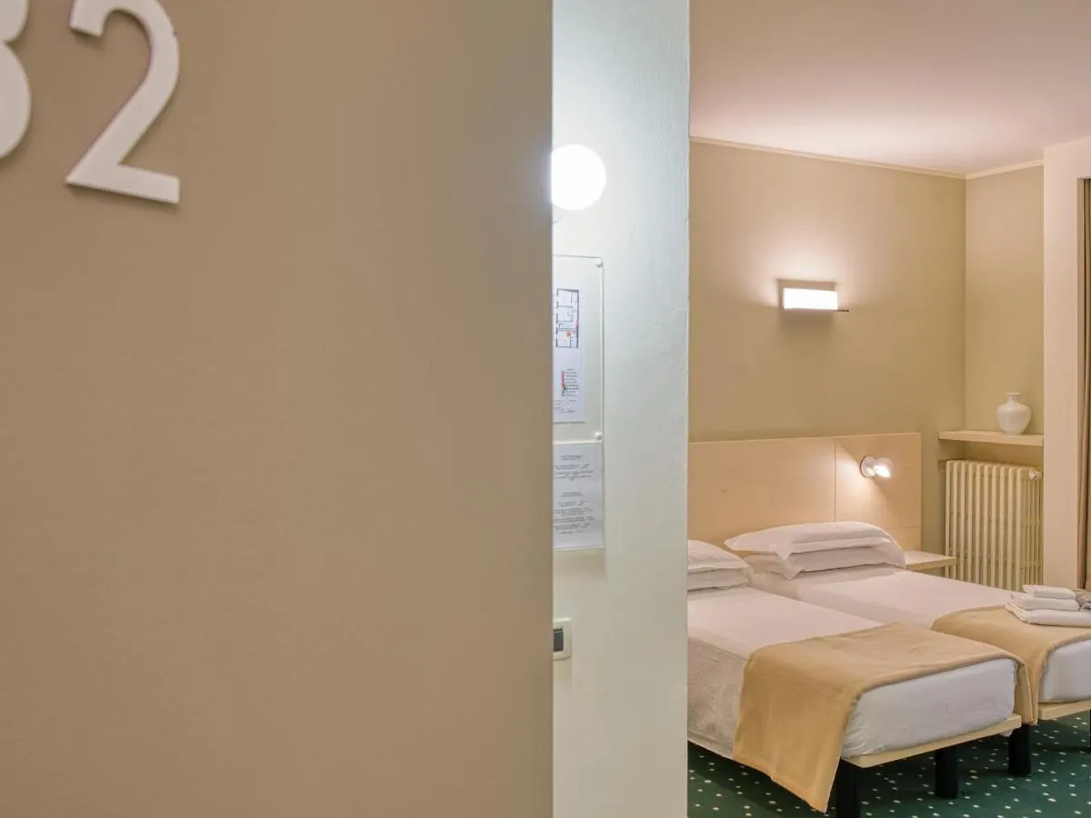 Hotel Piroscafo Desenzano del Garda