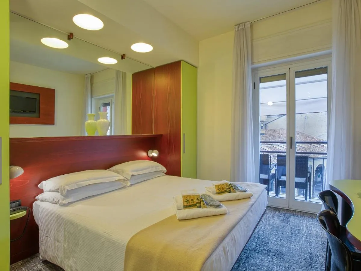Hotel Piroscafo Desenzano del Garda Italy