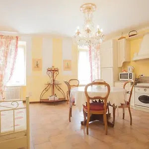 Relais De La Place Apartment