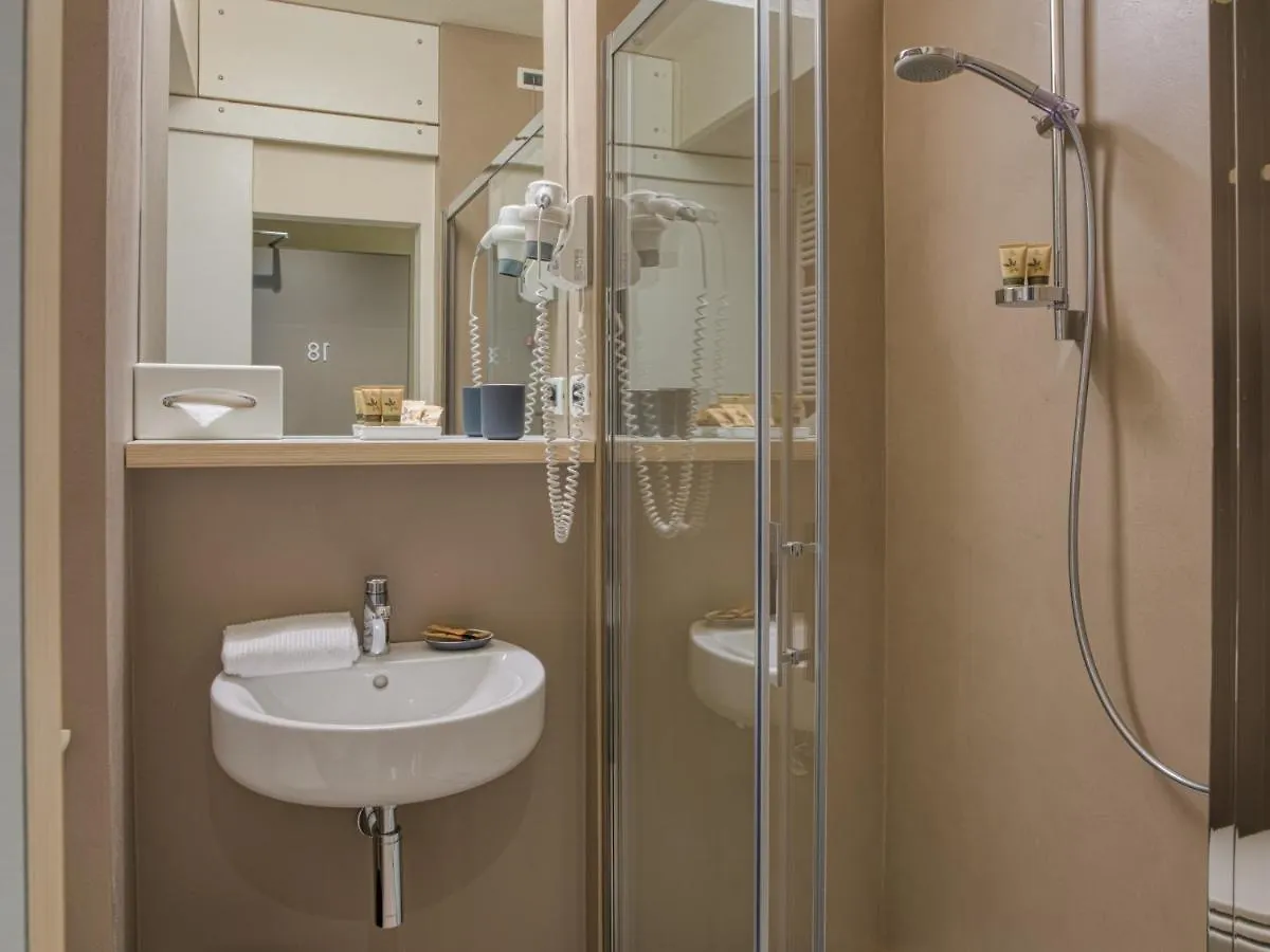 Hotel Piroscafo Desenzano del Garda