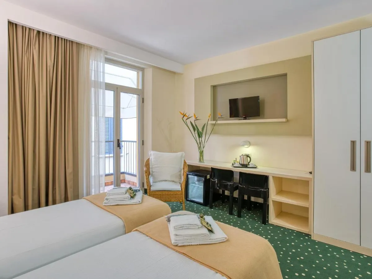 Hotel Piroscafo Desenzano del Garda