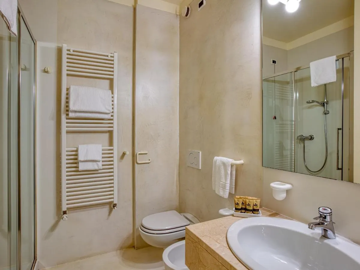***  Hotel Piroscafo Desenzano del Garda Italy