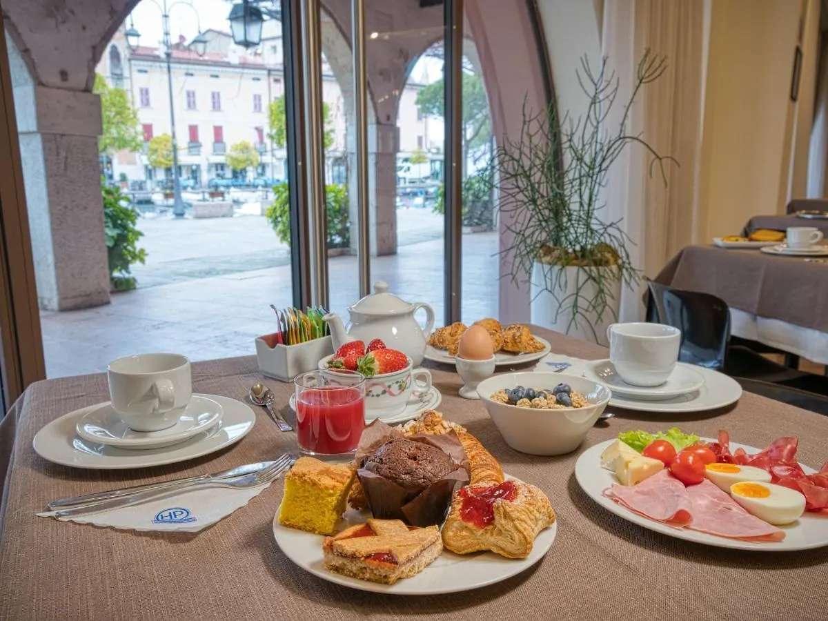Hotel Piroscafo Desenzano del Garda