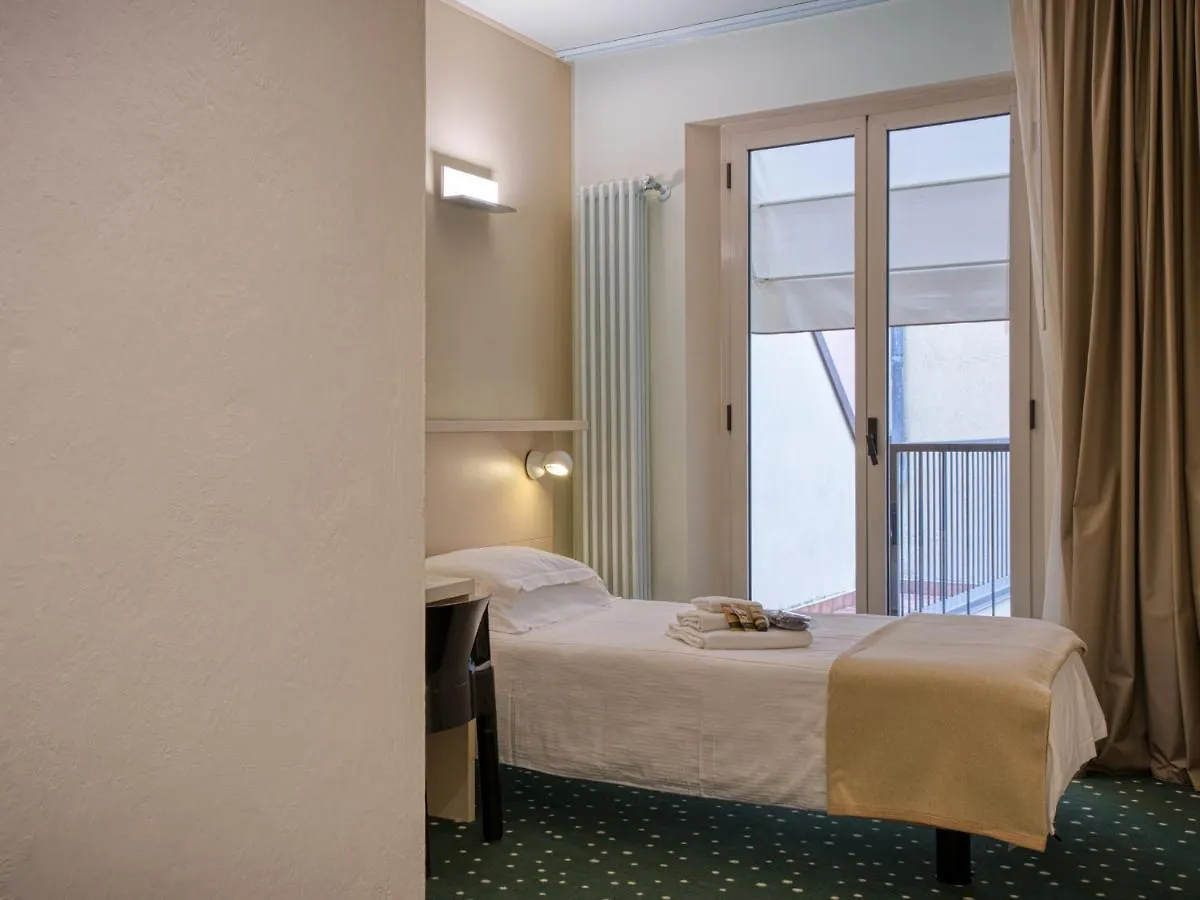 Hotel Piroscafo Desenzano del Garda