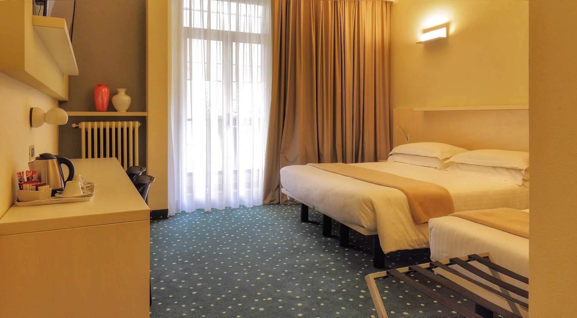 Hotel Piroscafo Desenzano del Garda 3*,  Italy