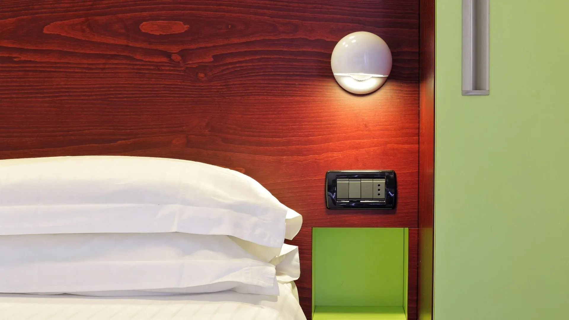 Hotel Piroscafo Desenzano del Garda Italy
