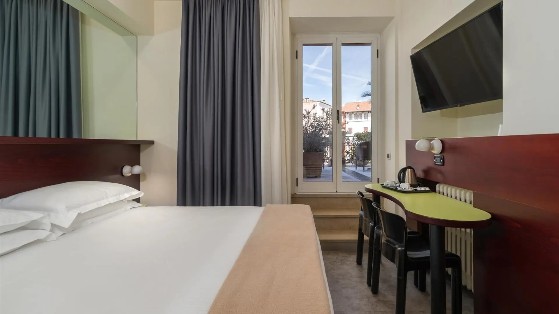 Hotel Piroscafo Desenzano del Garda