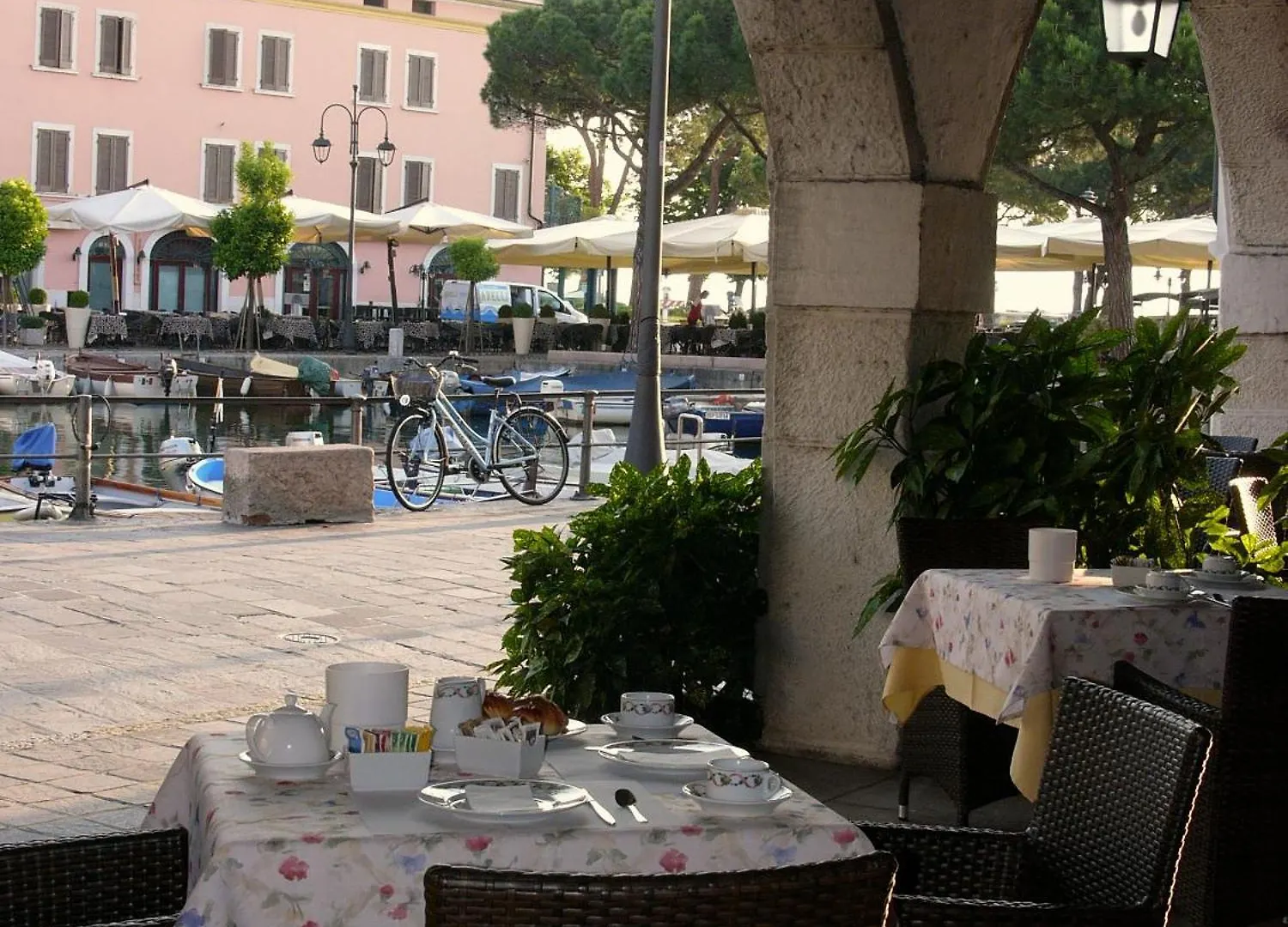 Hotel Piroscafo Desenzano del Garda 3*,